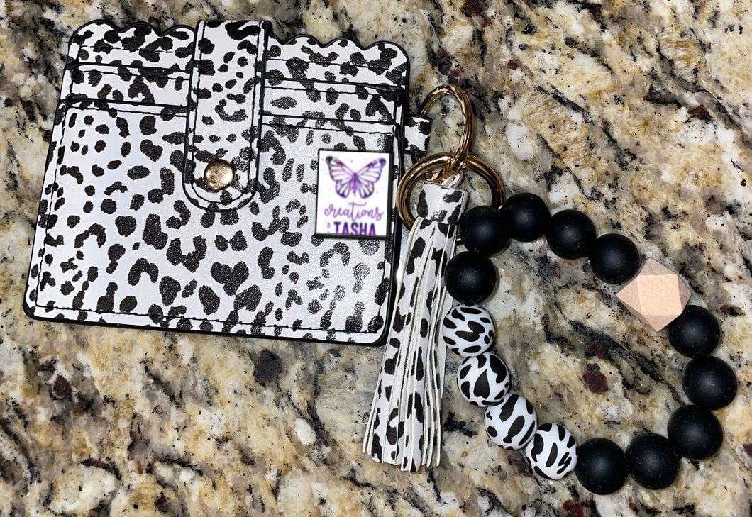 Keychain wristlet